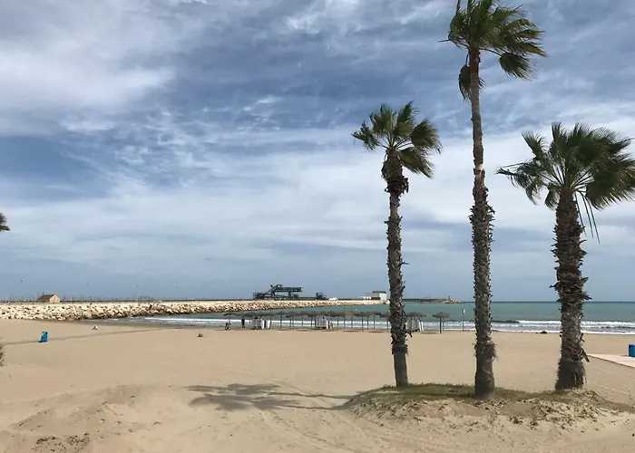 A 100m De La Playa *